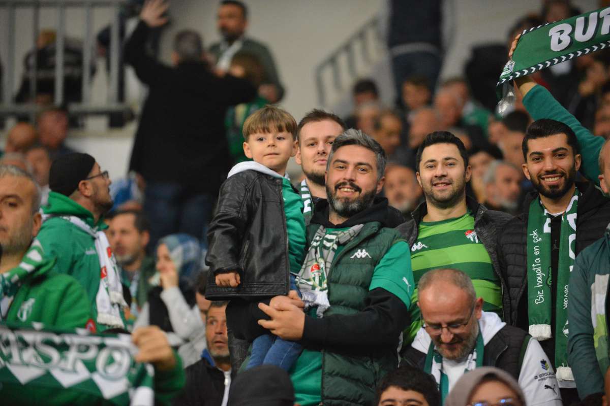 (FOTO GALERİ) Bursaspor-Menemen FK Taraftar Fotoğrafları-3
