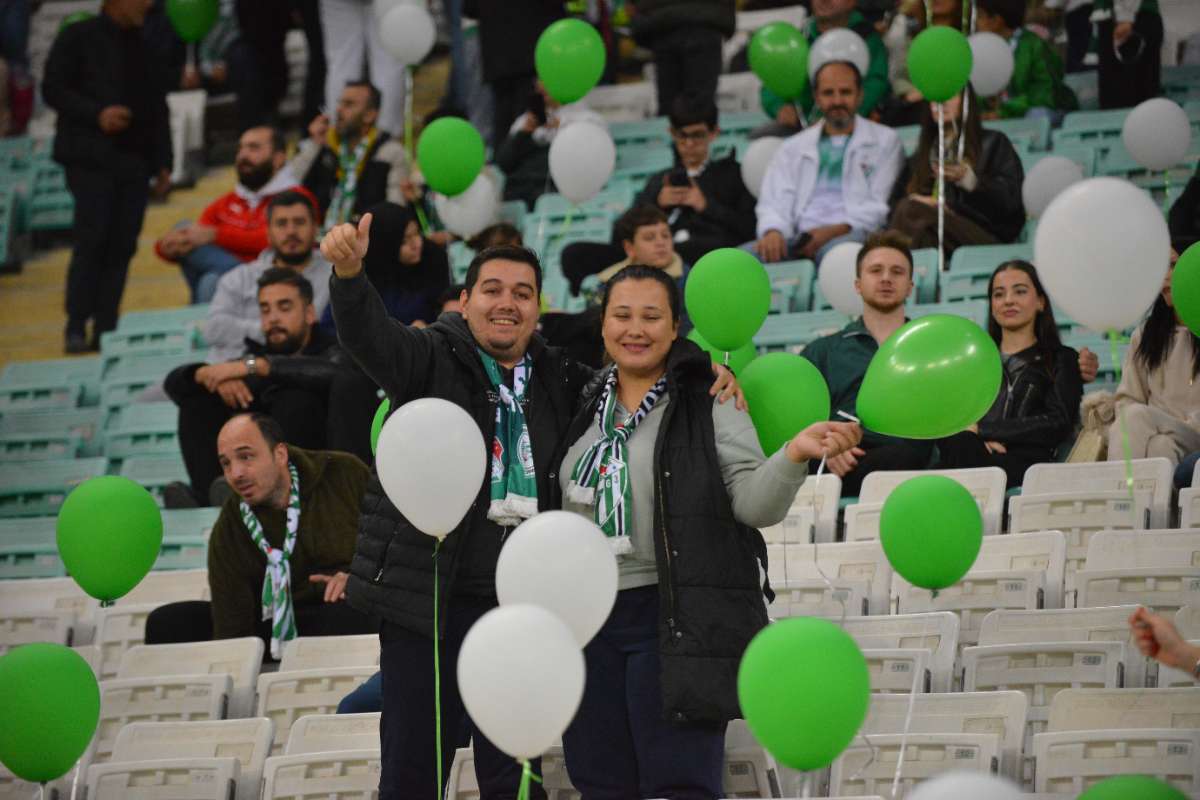 (FOTO GALERİ) Bursaspor-Menemen FK Taraftar Fotoğrafları-3