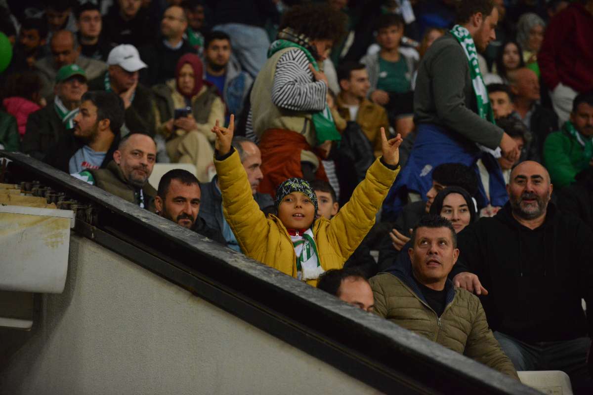 (FOTO GALERİ) Bursaspor-Menemen FK Taraftar Fotoğrafları-3