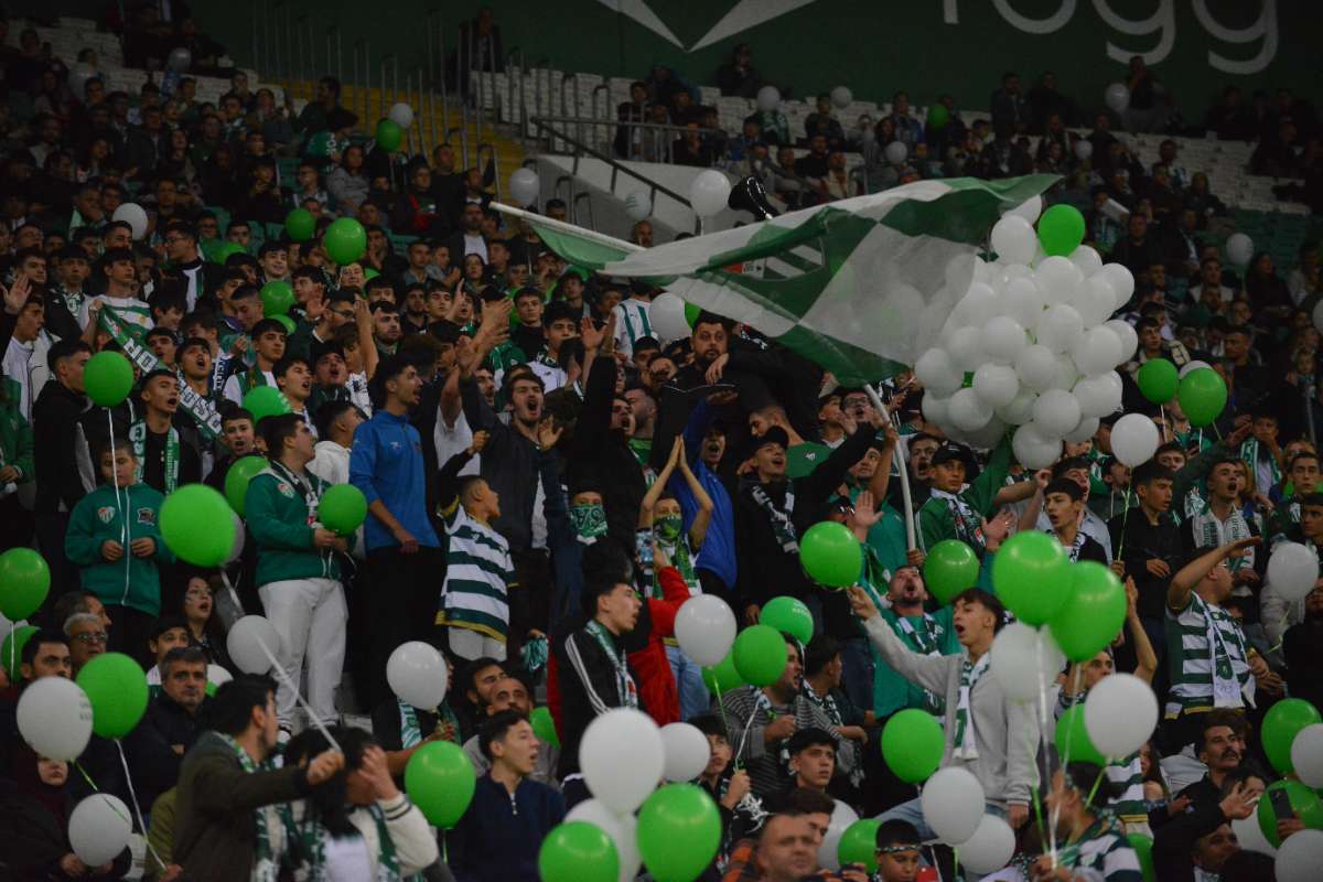 (FOTO GALERİ) Bursaspor-Menemen FK Taraftar Fotoğrafları-3