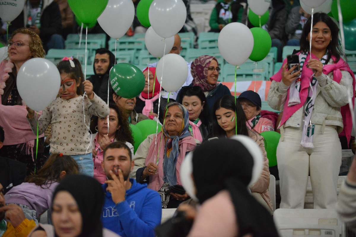 (FOTO GALERİ) Bursaspor-Menemen FK Taraftar Fotoğrafları-3