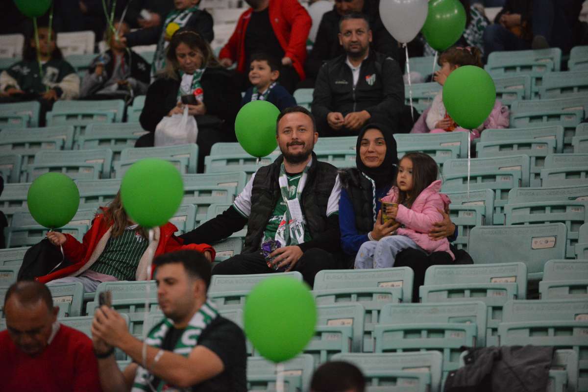 (FOTO GALERİ) Bursaspor-Menemen FK Taraftar Fotoğrafları-3