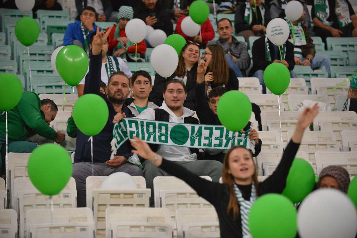 (FOTO GALERİ) Bursaspor-Menemen FK Taraftar Fotoğrafları-3