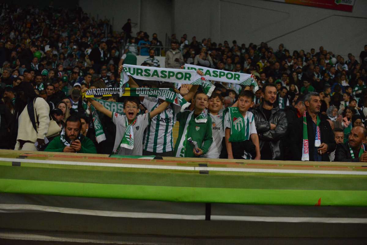 (FOTO GALERİ) Bursaspor-Menemen FK Taraftar Fotoğrafları-3