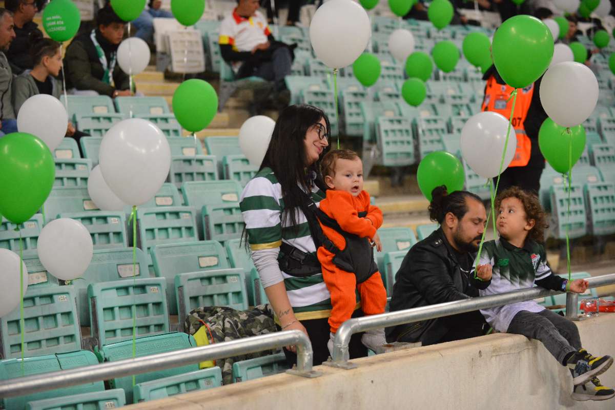 (FOTO GALERİ) Bursaspor-Menemen FK Taraftar Fotoğrafları-3