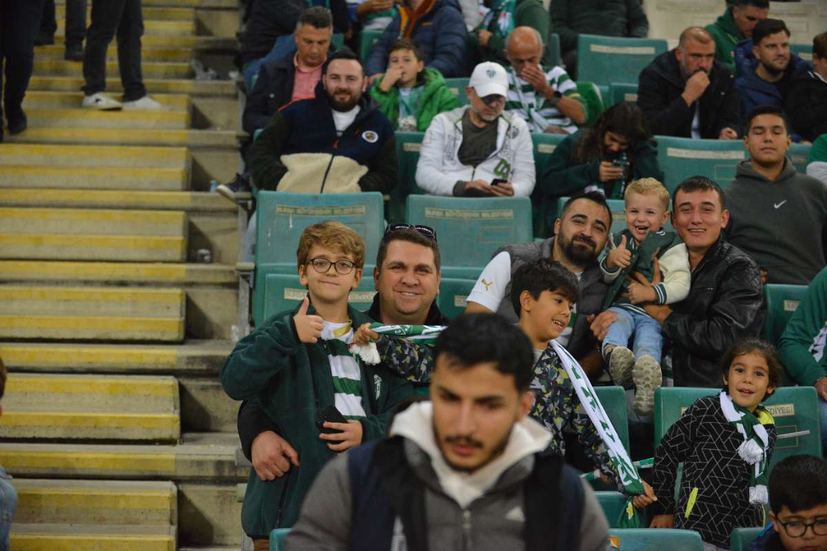 (FOTO GALERİ) Bursaspor-Menemen FK Taraftar Fotoğrafları-3