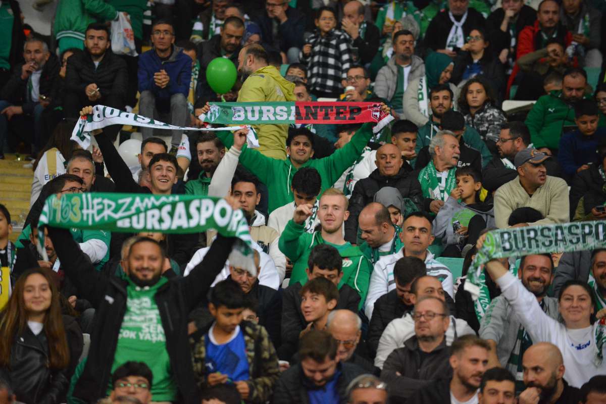 (FOTO GALERİ) Bursaspor-Menemen FK Taraftar Fotoğrafları-3