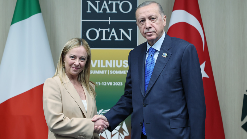 Cumhurbaşkanı Erdoğan’dan İtalya Başbakanı Meloni’ye: "Sigarayı bıraktırmam lazım"