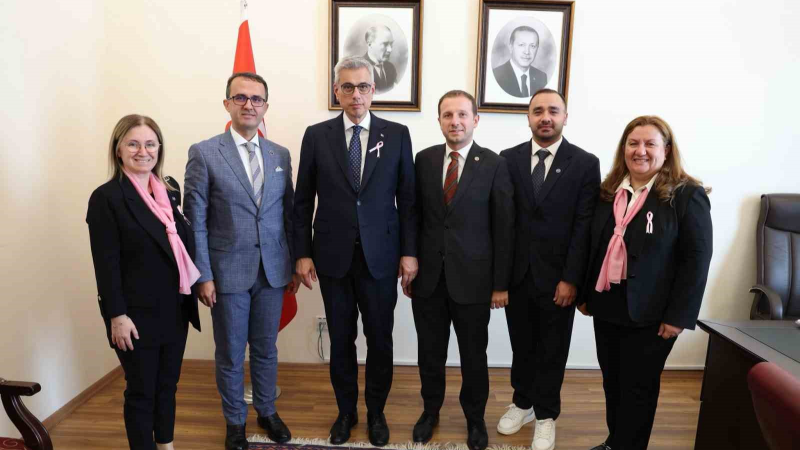 Bursa Kanserle Savaş Derneği’nden Sağlık Bakanı Memişoğlu’na ziyaret
