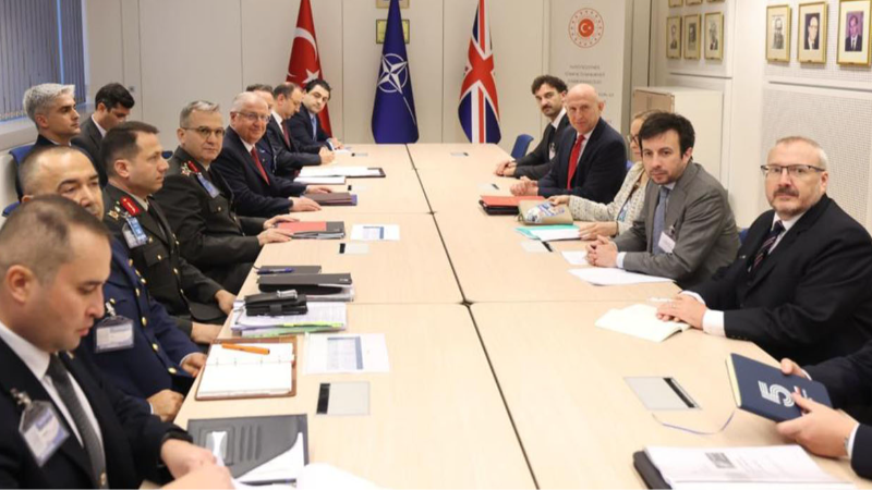 Bakan Güler, İngiltere Savunma Bakanı Healey ile görüştü