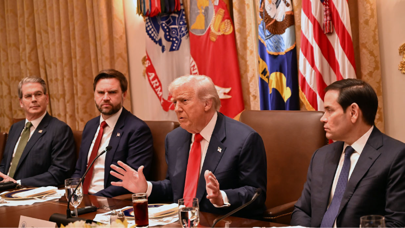 Trump: "Hamas ile konuştum, bana silah bırakacaklarını söylediler"