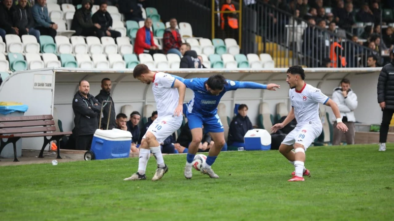 Yıldırımspor evinde liderlik koltuğunu bıraktı