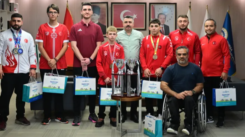 Başkan Oktay Yılmaz, Yıldırımlı sporcuları ağırladı