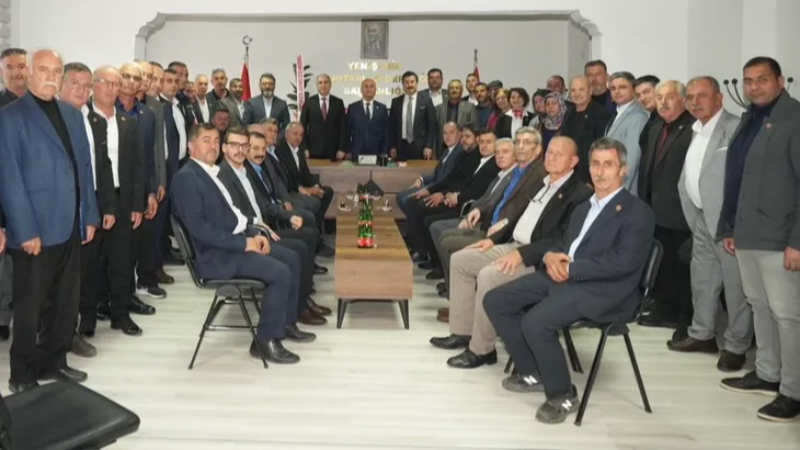 Bursa Yenişehir'de Başkan Özel muhtarlarla buluştu