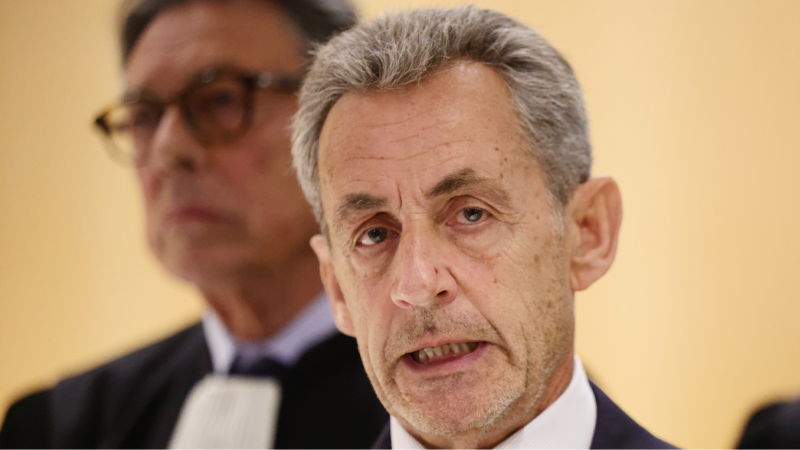 Fransa'nın eski Cumhurbaşkanı Sarkozy yarın cezaevine girecek