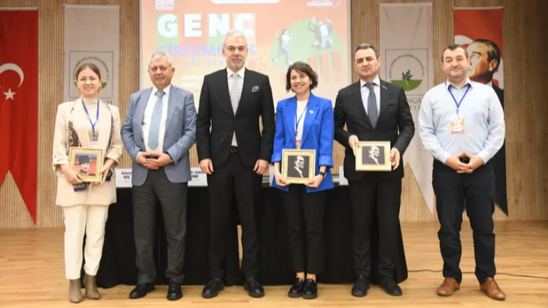 Bursa Osmangazi’de gençleri girişimciliğe teşvik eden çalıştay