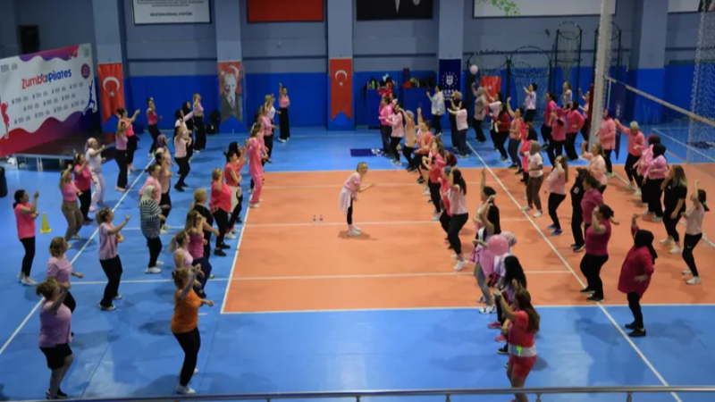 Bursa Büyükşehir kadınları sporla buluşturuyor