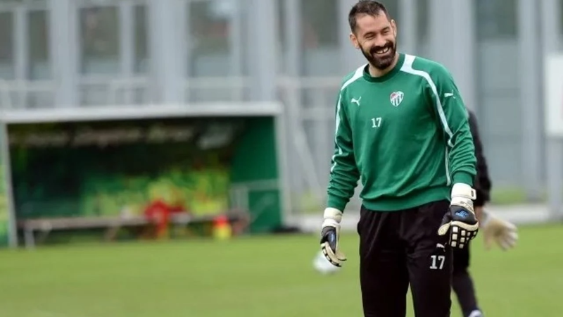 Eski Bursasporlu kaleci futbola veda etti