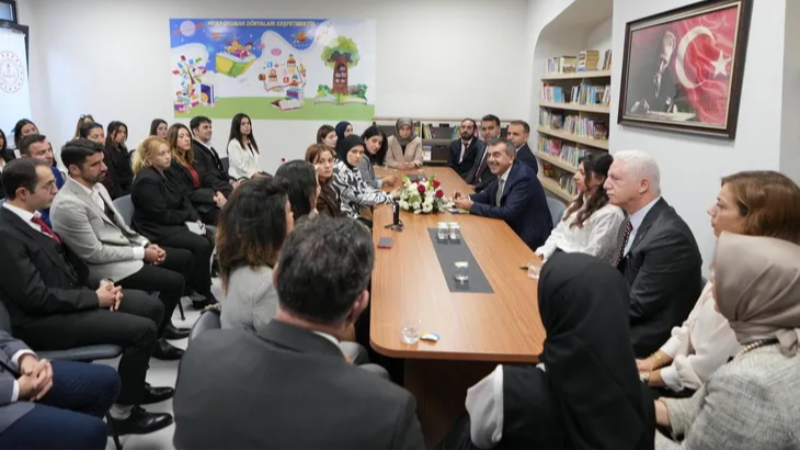 Öğretmenlerin ara tatil seminerleri çevrim içi olacak