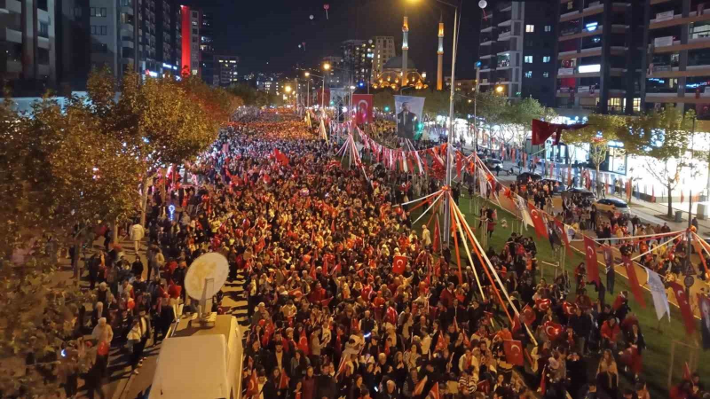 Bursa’da Cumhuriyet coşkusu yaşandı