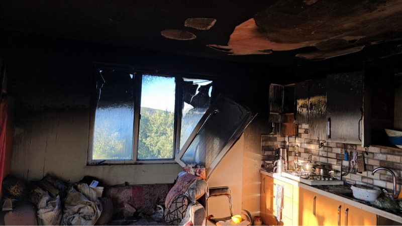 Alevlere teslim olan mutfak küle döndü