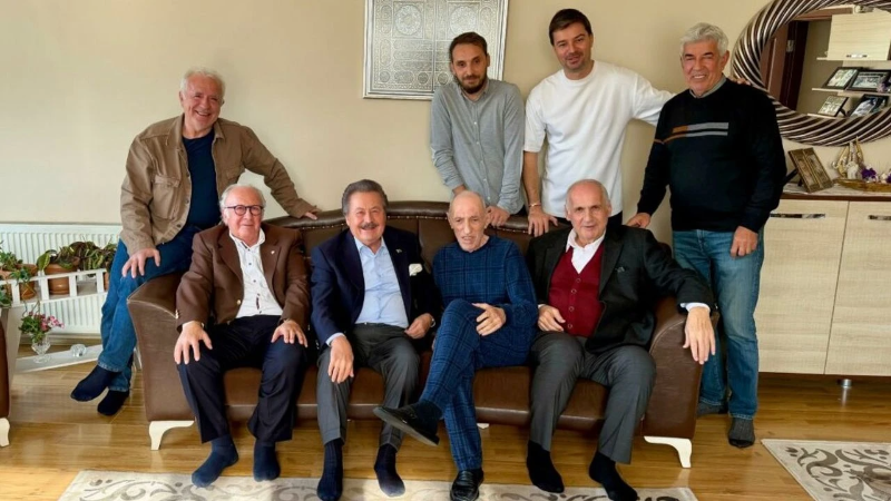 Cavit Çağlar’dan Bursaspor’un efsanelerine ziyaret