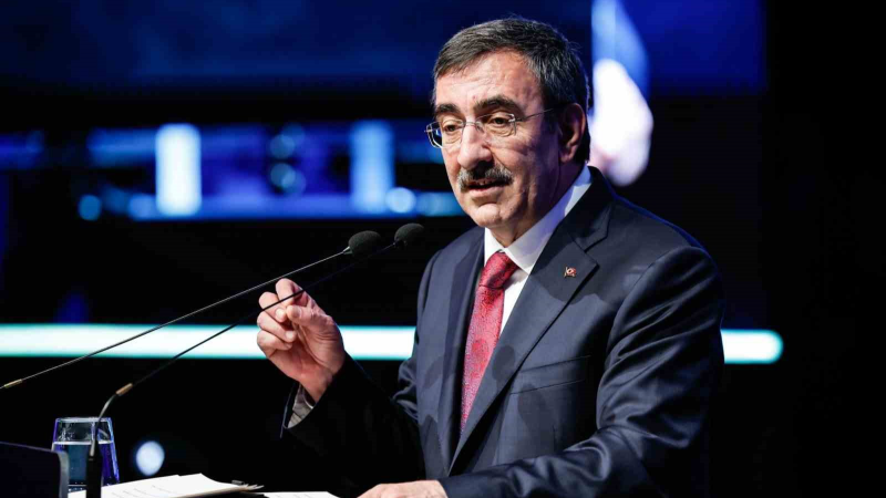 Cevdet Yılmaz: "Türkiye ekonomisi, dezenflasyonun kalıcı tesisinde başarıya ulaşacaktır"