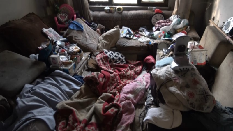 Yaşlı Adamın Evi Çöplüğe Dönmüş