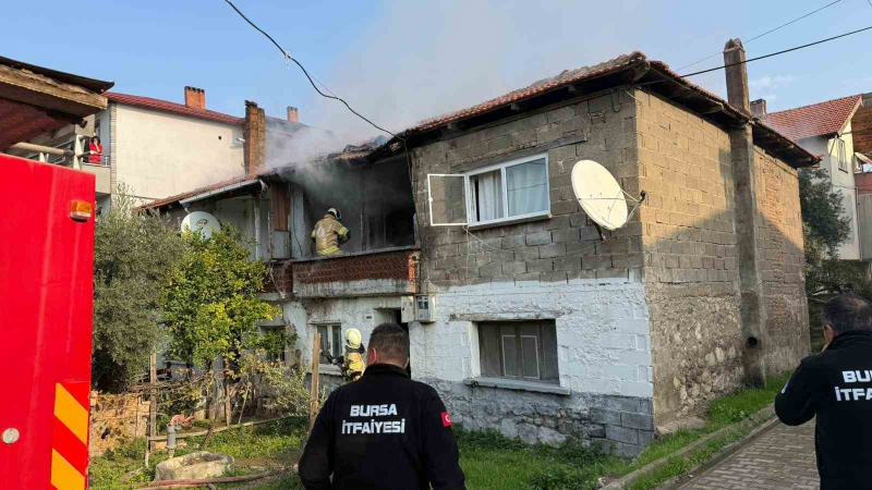 İki Katlı Evde Yangın Paniği