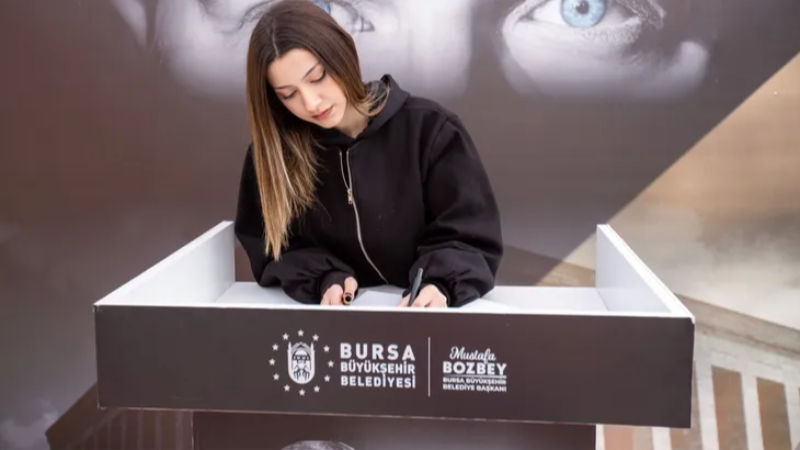 Bursalılar Ata'ya özlemi satırlara döküyor