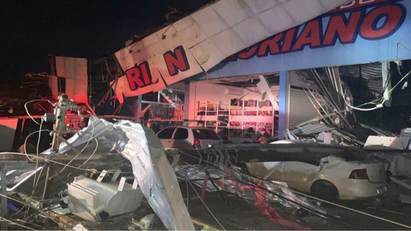 Brezilya’nın Parana eyaletini kasırga vurdu