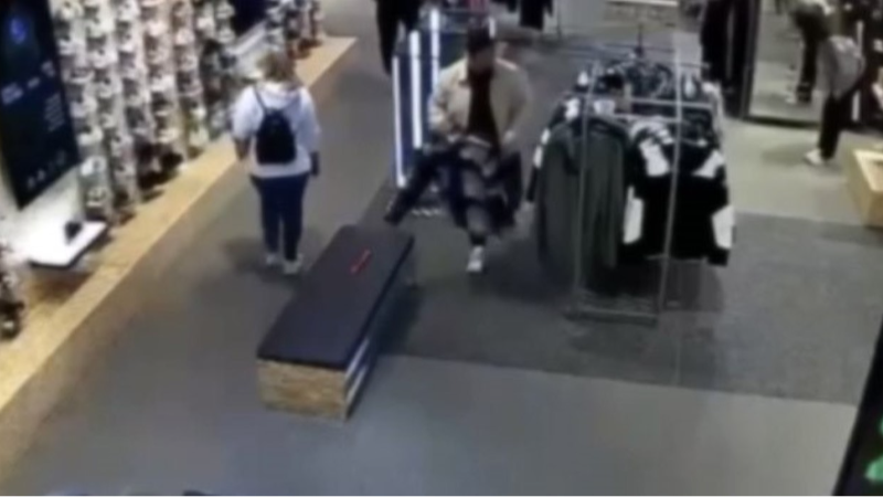 AVM’lerde kıyafet deneme bahanesiyle 1 milyon liralık vurgun