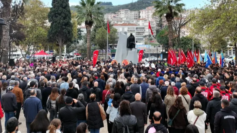 Mudanya, Atatürk’ü özlem ve saygıyla andı