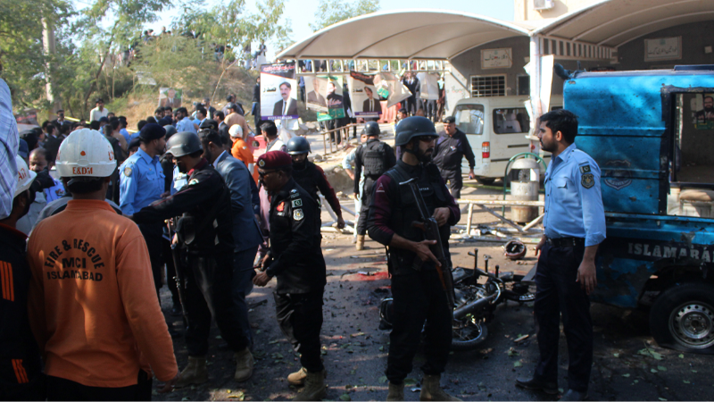 Pakistan’daki intihar saldırısını Pakistan Talibanı üstlendi