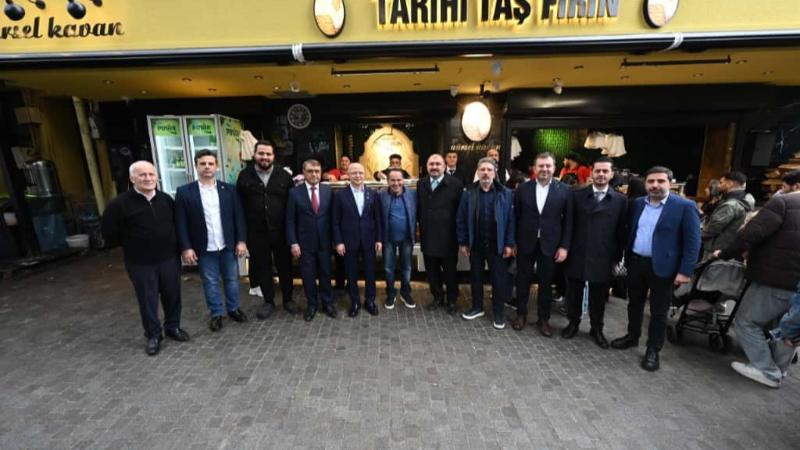 Davut Gürkan çarşı esnafıyla buluştu