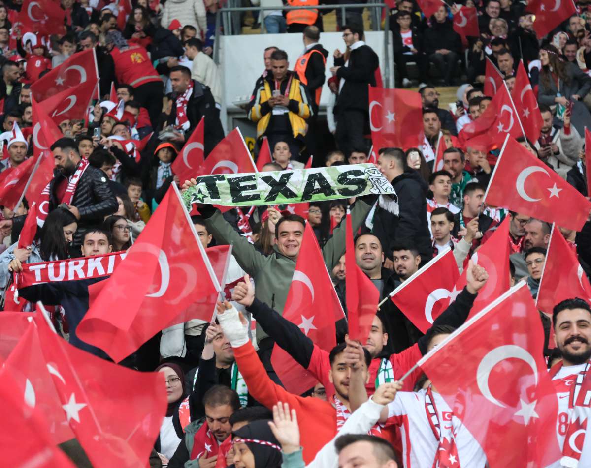 (ÖZEL) Türkiye-Bulgaristan taraftar fotoğrafları