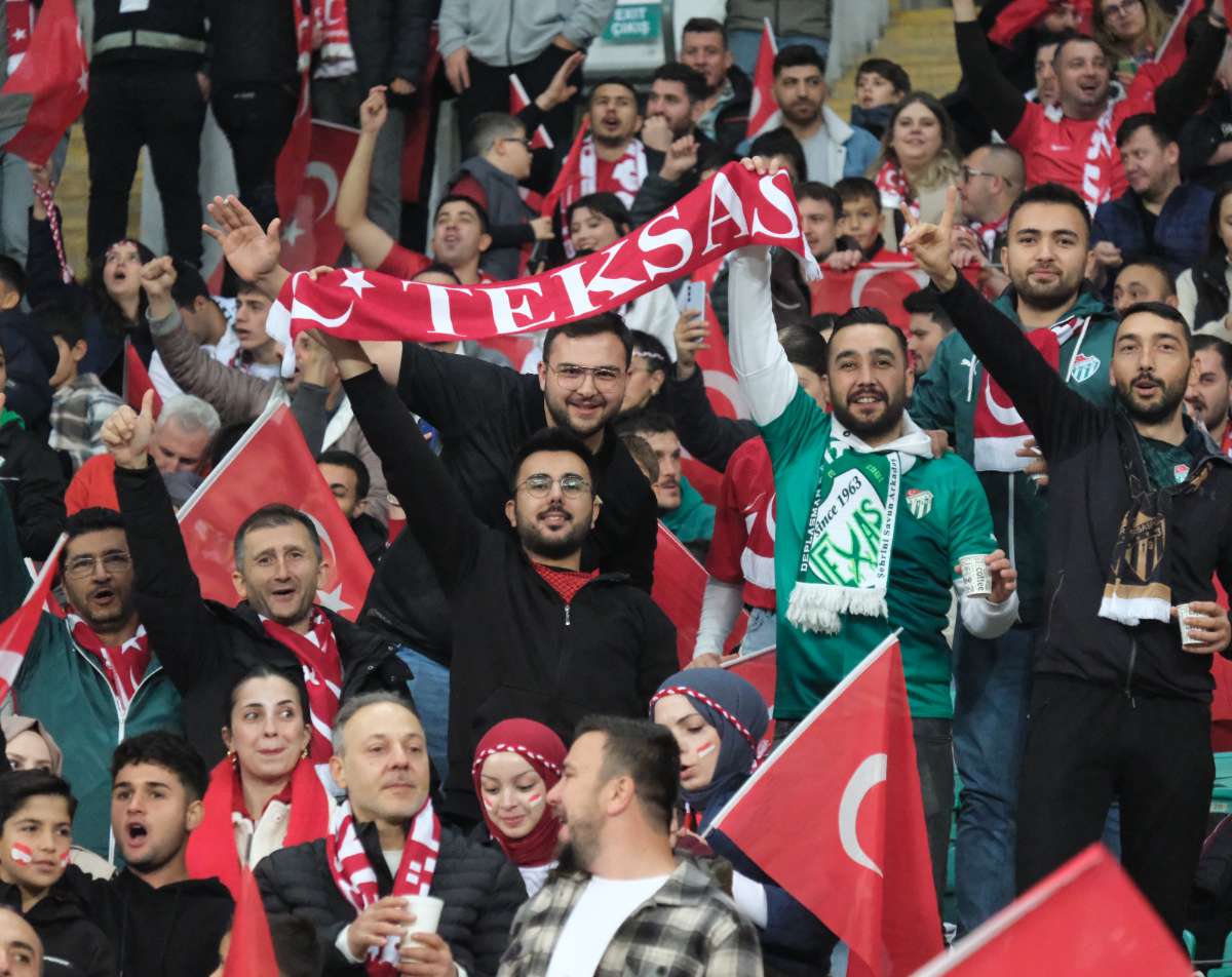(ÖZEL) Türkiye-Bulgaristan taraftar fotoğrafları