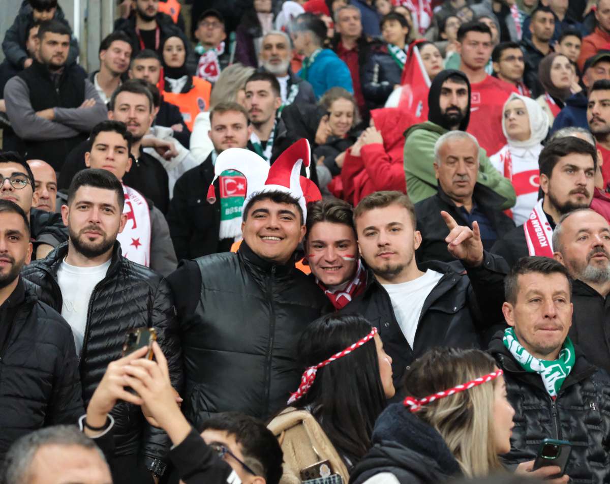 (ÖZEL) Türkiye-Bulgaristan taraftar fotoğrafları