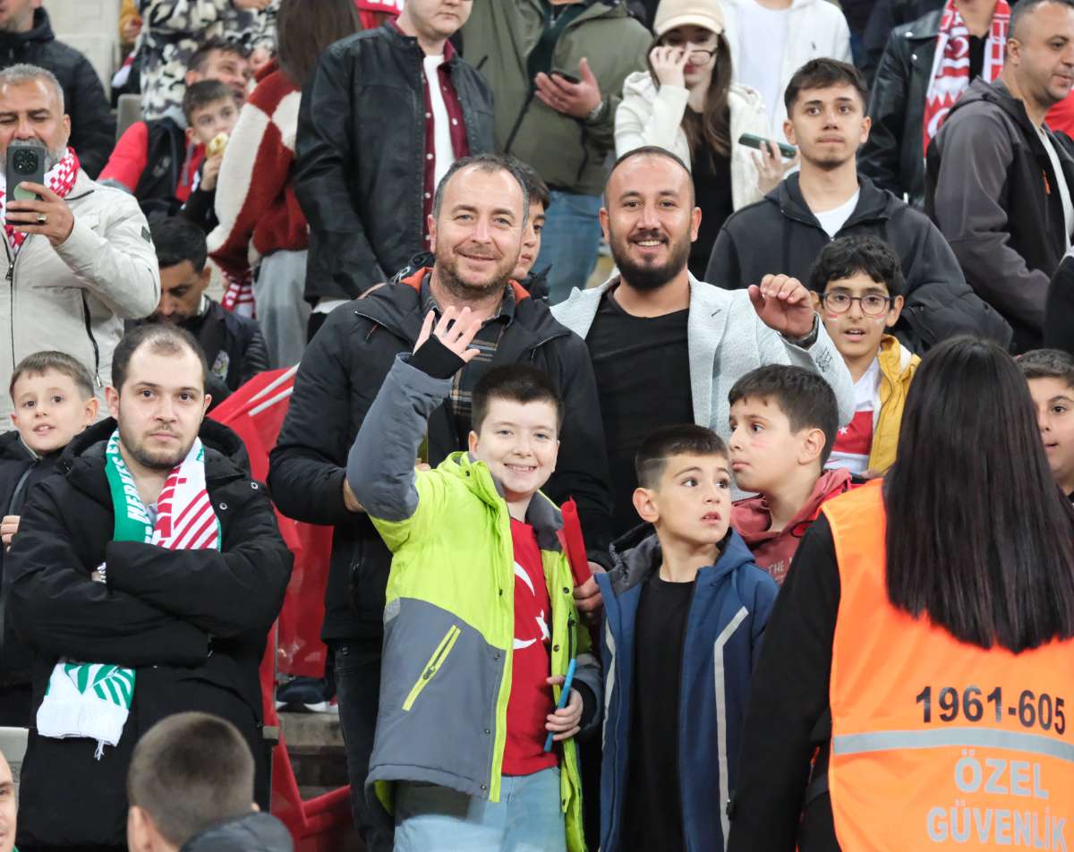 (ÖZEL) Türkiye-Bulgaristan taraftar fotoğrafları