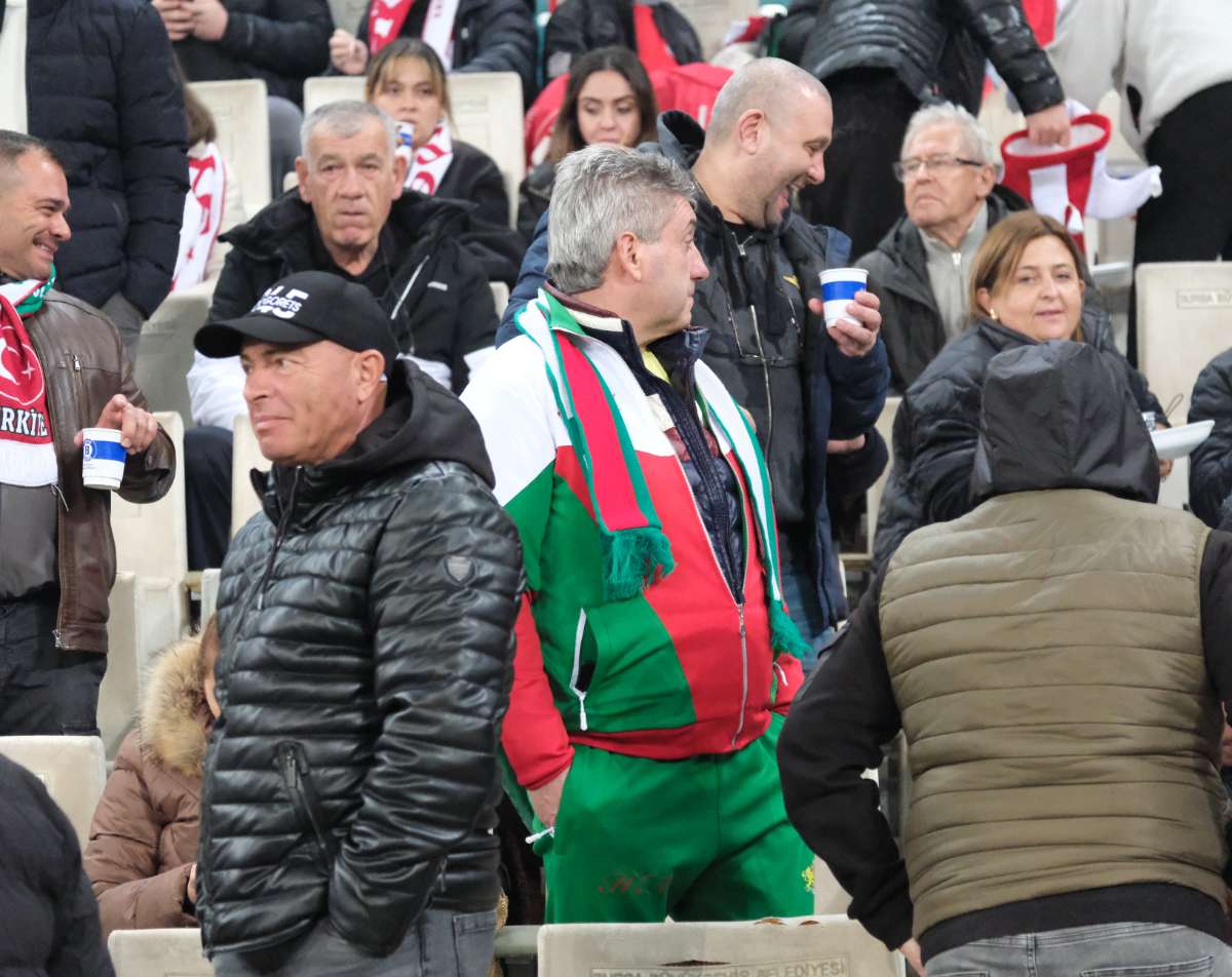 (ÖZEL) Türkiye-Bulgaristan taraftar fotoğrafları