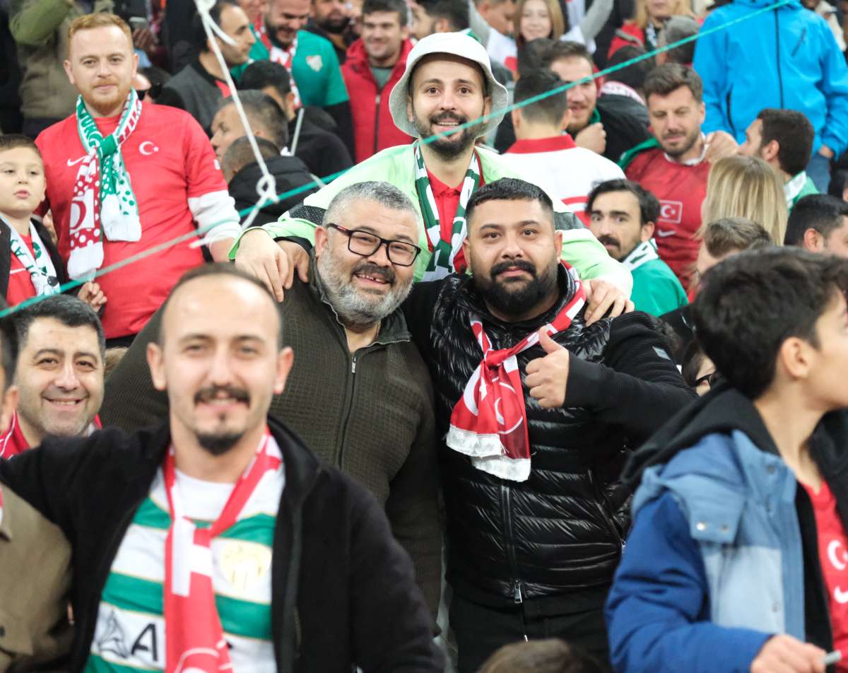 (ÖZEL) Türkiye-Bulgaristan taraftar fotoğrafları