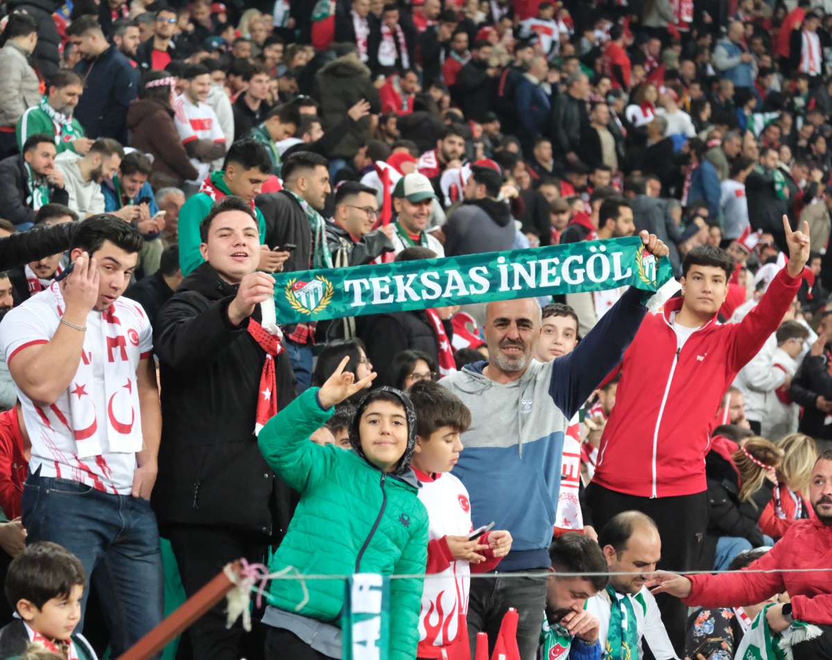 (ÖZEL) Türkiye-Bulgaristan taraftar fotoğrafları