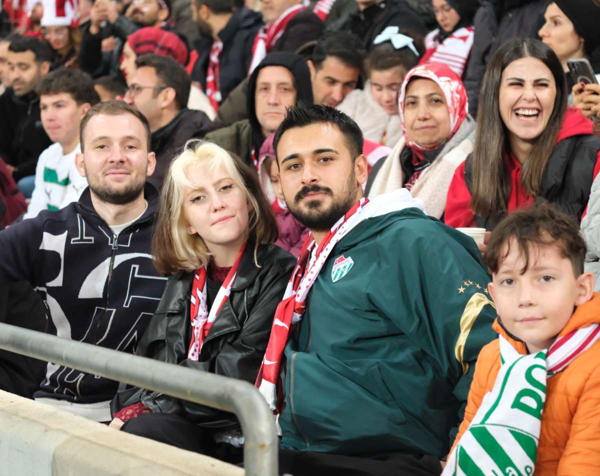 (ÖZEL) Türkiye-Bulgaristan taraftar fotoğrafları