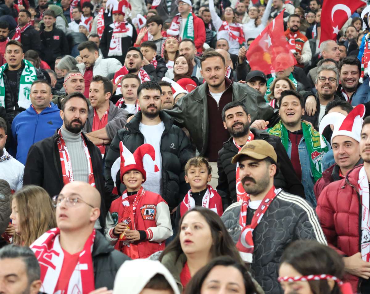 (ÖZEL) Türkiye-Bulgaristan taraftar fotoğrafları
