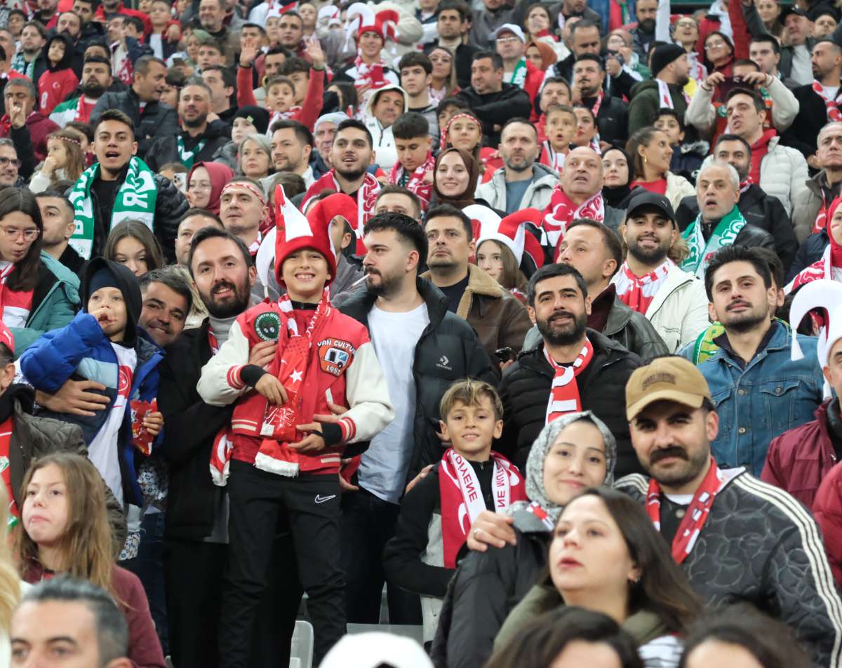 (ÖZEL) Türkiye-Bulgaristan taraftar fotoğrafları