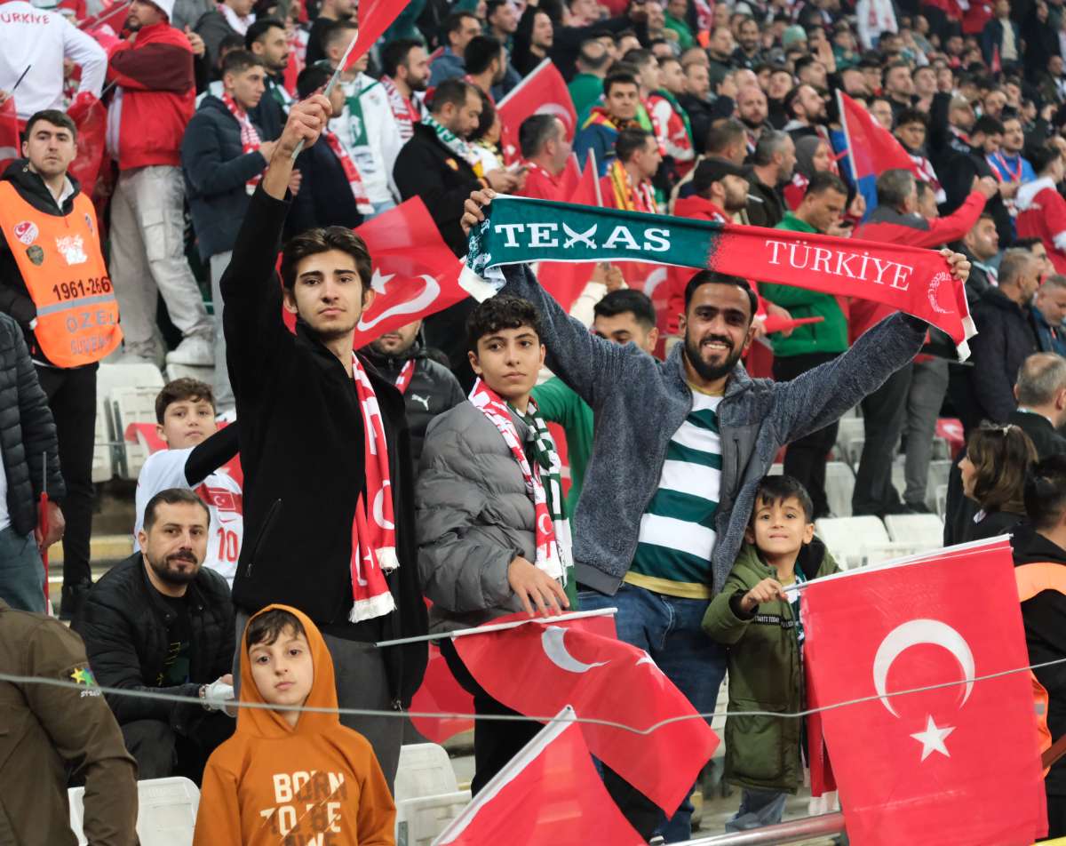 (ÖZEL) Türkiye-Bulgaristan taraftar fotoğrafları
