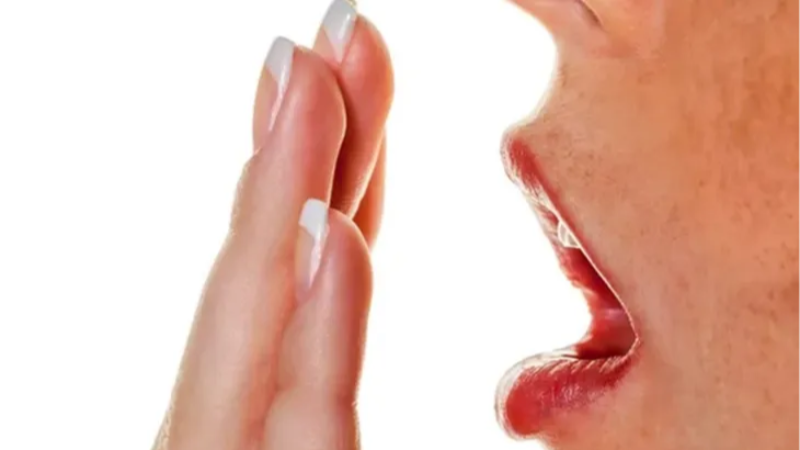 İşte ağız kokusuna yol açan 6 neden