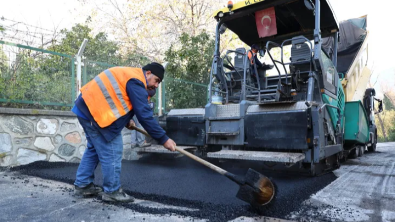 Osmangazi'de yol çalışmaları sürüyor