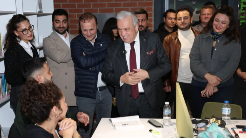 Başkan Şadi Özdemir’den üniversitelilere vize morali