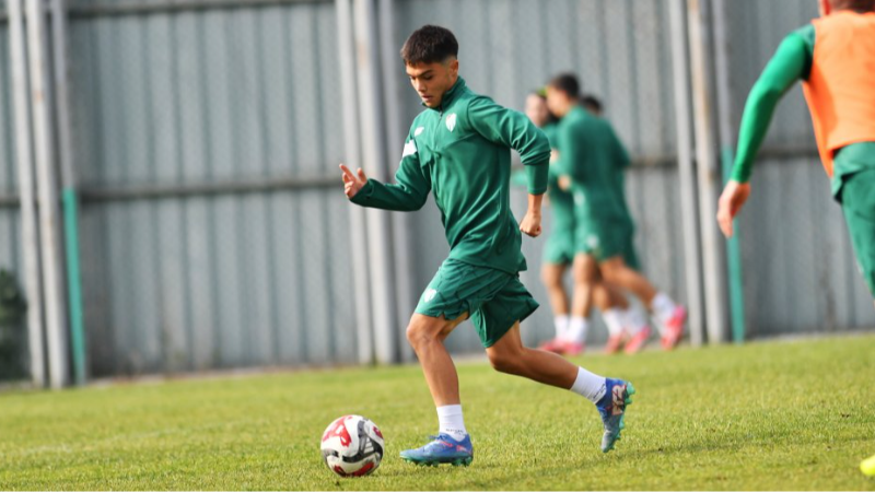 Bursaspor, Öğle Antrenmanıyla Hazırlıklarına Devam Etti